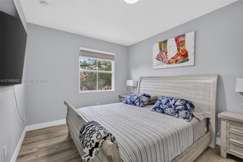 Townhouse in Miramar, Florida 2 bedrooms, 92.9 sq.m. № 2428114 - photo 21