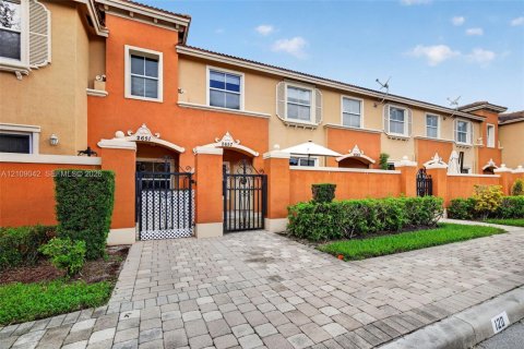Adosado en Miramar, Florida 2 dormitorios, 92.9 m2 № 2428114