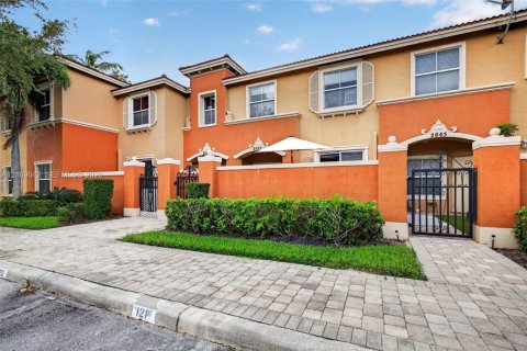 Townhouse in Miramar, Florida 2 bedrooms, 92.9 sq.m. № 2428114 - photo 4