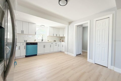 Casa en venta en Madeira Beach, Florida, 4 dormitorios, 217.39 m2 № 2223367 - foto 8