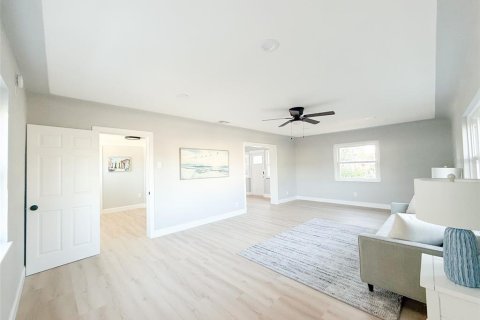 Casa en venta en Madeira Beach, Florida, 4 dormitorios, 217.39 m2 № 2223367 - foto 6