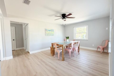 Casa en venta en Madeira Beach, Florida, 4 dormitorios, 217.39 m2 № 2223367 - foto 12