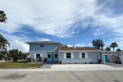 Casa en Madeira Beach, Florida 4 dormitorios, 217.39 m2 № 2223367