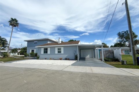 Casa en venta en Madeira Beach, Florida, 4 dormitorios, 217.39 m2 № 2223367 - foto 2