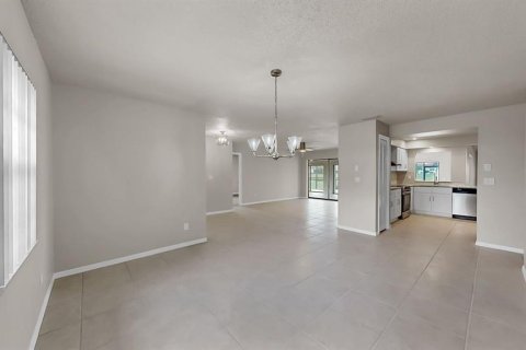 Villa ou maison à vendre à Sun City Center, Floride: 3 chambres, 234.95 m2 № 1915878 - photo 8