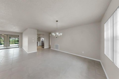Villa ou maison à vendre à Sun City Center, Floride: 3 chambres, 234.95 m2 № 1915878 - photo 6