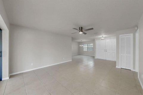 Villa ou maison à vendre à Sun City Center, Floride: 3 chambres, 234.95 m2 № 1915878 - photo 10