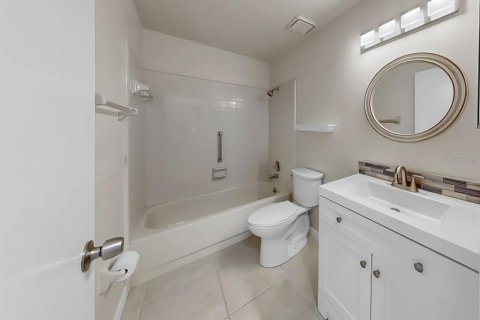 Villa ou maison à vendre à Sun City Center, Floride: 3 chambres, 234.95 m2 № 1915878 - photo 29