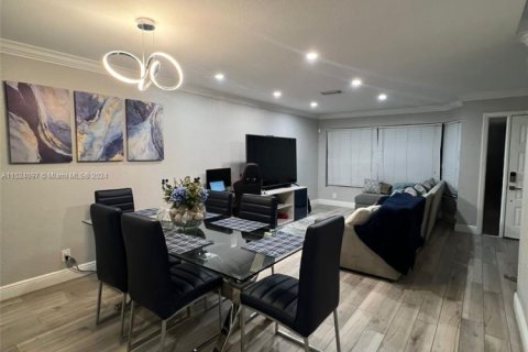 Touwnhouse à vendre à Coconut Creek, Floride: 2 chambres, 122.72 m2 № 983125 - photo 17