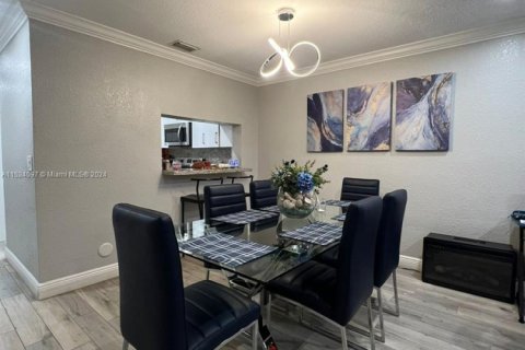 Touwnhouse à vendre à Coconut Creek, Floride: 2 chambres, 122.72 m2 № 983125 - photo 7