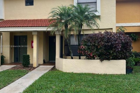 Touwnhouse à vendre à Coconut Creek, Floride: 2 chambres, 122.72 m2 № 983125 - photo 1