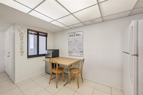 Copropriété à louer à Sarasota, Floride: 2 chambres, 129.04 m2 № 2119358 - photo 25