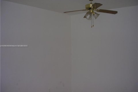 Снять в аренду кондоминиум в Майами, Флорида 2 спальни, 94.95м2, № 1950355 - фото 7