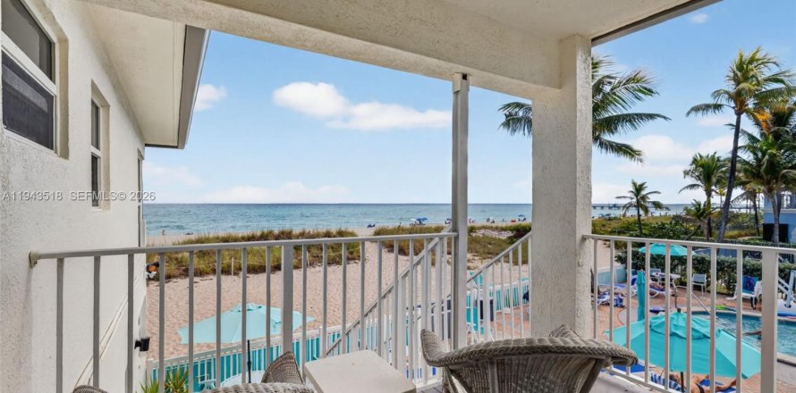 Condominio en Lauderdale-by-the-Sea, Florida, 1 dormitorio  № 2002192