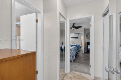 Condominio en venta en Lauderdale-by-the-Sea, Florida, 1 dormitorio, 65.03 m2 № 2002192 - foto 17