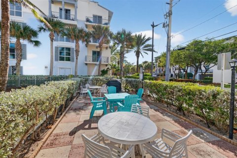 Condominio en venta en Lauderdale-by-the-Sea, Florida, 1 dormitorio, 65.03 m2 № 2002192 - foto 20