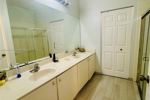 Купить виллу или дом в Лодерхилл, Флорида 4 спальни, 169.08м2, № 1929859 - фото 22