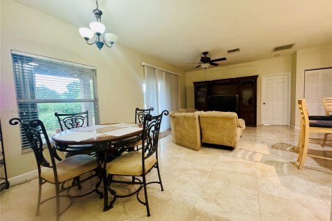 Купить виллу или дом в Лодерхилл, Флорида 4 спальни, 169.08м2, № 1929859 - фото 9