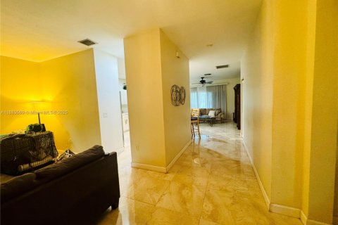 Купить виллу или дом в Лодерхилл, Флорида 4 спальни, 169.08м2, № 1929859 - фото 6