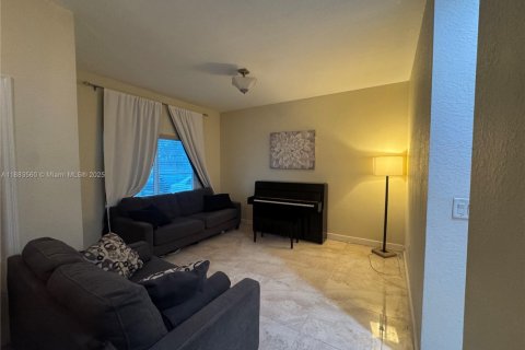 Купить виллу или дом в Лодерхилл, Флорида 4 спальни, 169.08м2, № 1929859 - фото 5