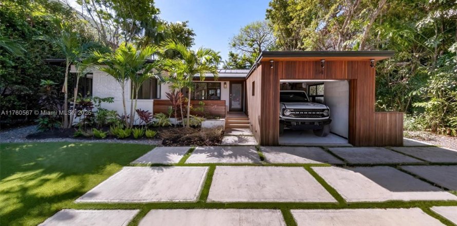 Villa ou maison à Miami Beach, Floride 3 chambres, 144.93 m2 № 1731354