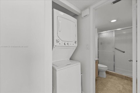Condominio en alquiler en Aventura, Florida, 2 dormitorios, 105.17 m2 № 1979307 - foto 13