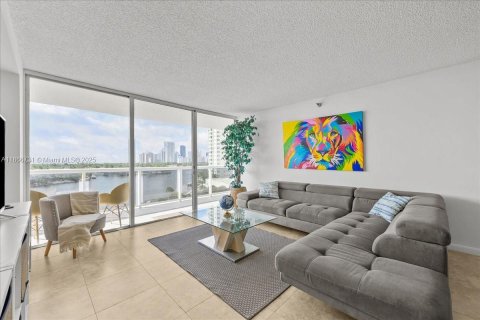 Condominio en alquiler en Aventura, Florida, 2 dormitorios, 105.17 m2 № 1979307 - foto 8
