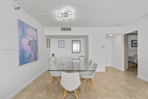 Condominio en alquiler en Aventura, Florida, 2 dormitorios, 105.17 m2 № 1979307 - foto 5