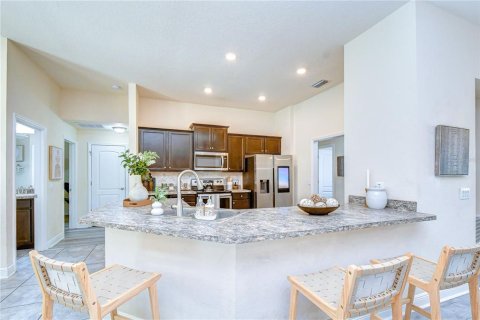 House in Spring Hill, Florida 4 bedrooms, 213.77 sq.m. № 2201642 - photo 11