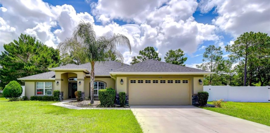 House in Spring Hill, Florida 4 bedrooms, 213.77 sq.m. № 2201642