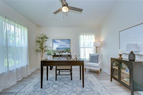 House in Spring Hill, Florida 4 bedrooms, 213.77 sq.m. № 2201642 - photo 4