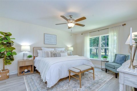 House in Spring Hill, Florida 4 bedrooms, 213.77 sq.m. № 2201642 - photo 18