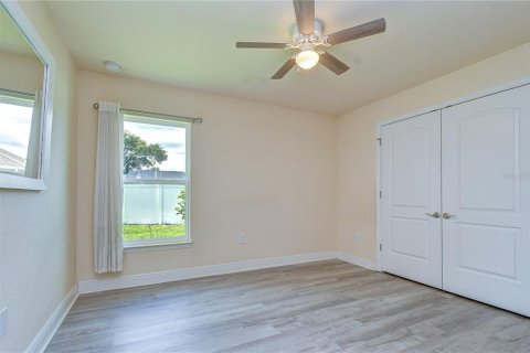 House in Spring Hill, Florida 4 bedrooms, 213.77 sq.m. № 2201642 - photo 24