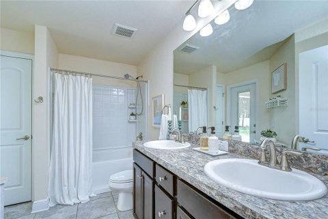 House in Spring Hill, Florida 4 bedrooms, 213.77 sq.m. № 2201642 - photo 23