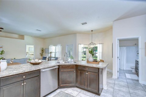 House in Spring Hill, Florida 4 bedrooms, 213.77 sq.m. № 2201642 - photo 16