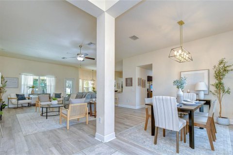 House in Spring Hill, Florida 4 bedrooms, 213.77 sq.m. № 2201642 - photo 5