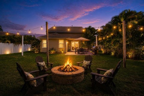 House in Lakewood Ranch, Florida 4 bedrooms, 173.54 sq.m. № 2151981 - photo 5