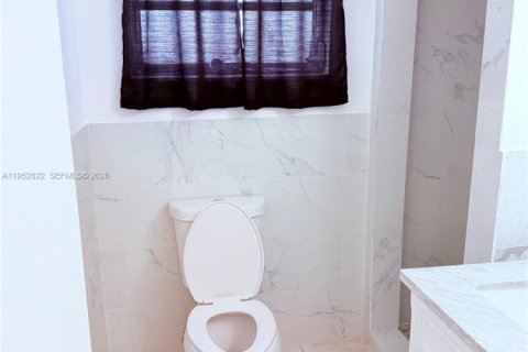 Casa en alquiler en Fort Lauderdale, Florida, 4 dormitorios, 266.26 m2 № 2054628 - foto 15