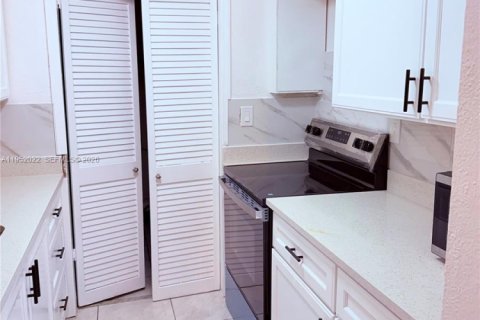 Casa en alquiler en Fort Lauderdale, Florida, 4 dormitorios, 266.26 m2 № 2054628 - foto 4