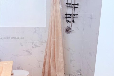 Casa en alquiler en Fort Lauderdale, Florida, 4 dormitorios, 266.26 m2 № 2054628 - foto 19