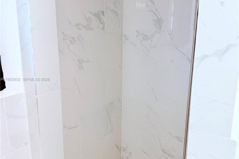 Casa en alquiler en Fort Lauderdale, Florida, 4 dormitorios, 266.26 m2 № 2054628 - foto 13