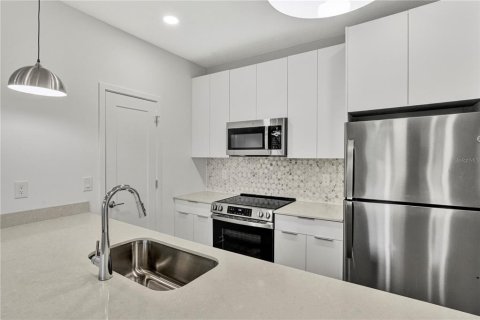 Adosado en alquiler en Tampa, Florida, 3 dormitorios, 121.42 m2 № 1910059 - foto 3
