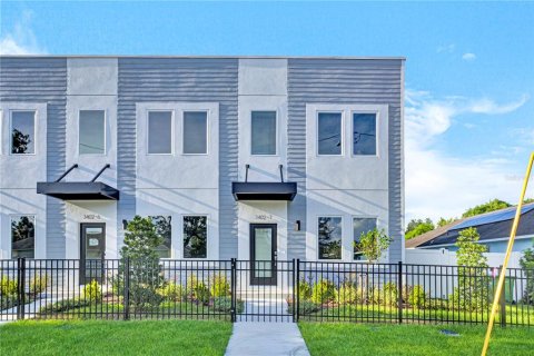 Adosado en alquiler en Tampa, Florida, 3 dormitorios, 121.42 m2 № 1910059 - foto 1