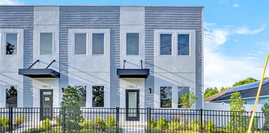 Adosado en Tampa, Florida 3 dormitorios, 121.42 m2 № 1910059