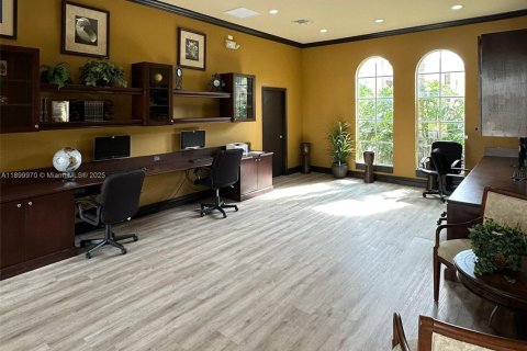 Купить кондоминиум в Мирамар, Флорида 1 спальня, 67.82м2, № 1951941 - фото 18