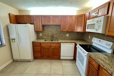 Copropriété à louer à Weston, Floride: 2 chambres, 114.73 m2 № 1930838 - photo 3