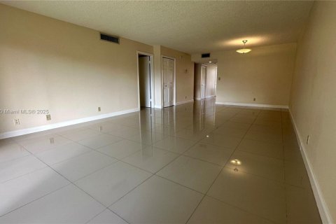 Copropriété à louer à Weston, Floride: 2 chambres, 114.73 m2 № 1930838 - photo 6
