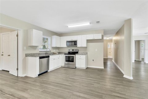 House in Orlando, Florida 4 bedrooms, 134.43 sq.m. № 1623050 - photo 7