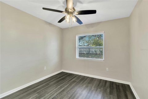 House in Orlando, Florida 4 bedrooms, 134.43 sq.m. № 1623050 - photo 9