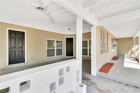 House in Orlando, Florida 4 bedrooms, 134.43 sq.m. № 1623050 - photo 2